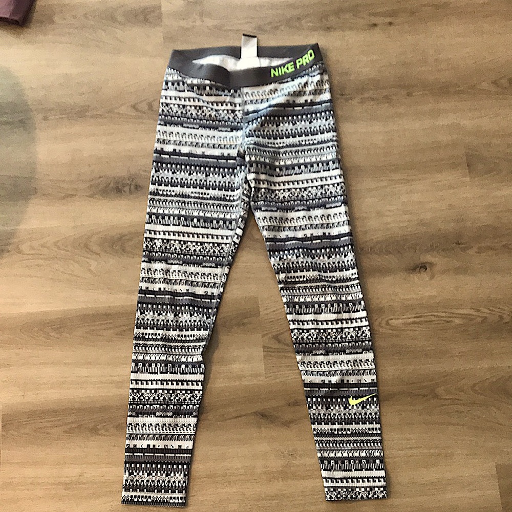 Nike Pro leggings